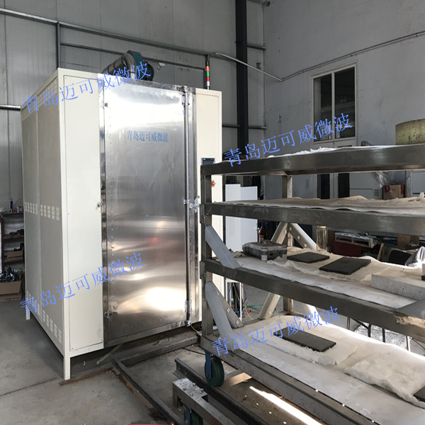 某磨料磨具企业：箱式轨道车模料干燥设备