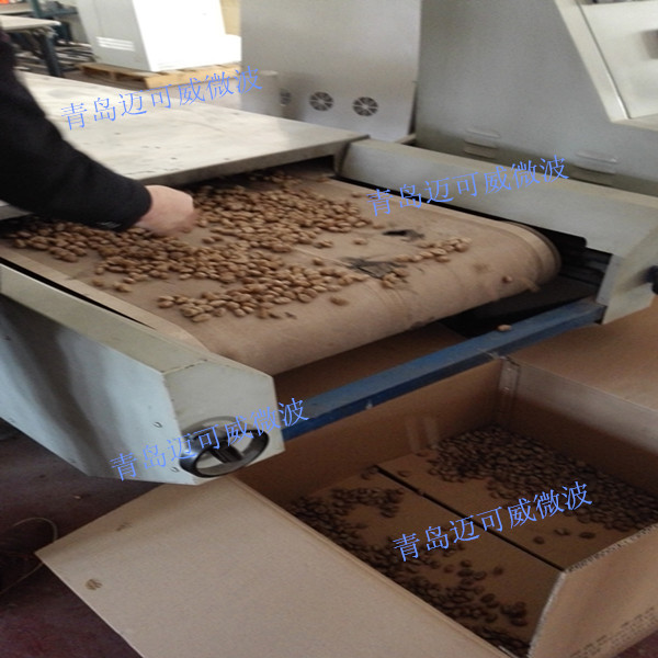 某生物企业：隧道式连续烘干设备，用于生物制品溶剂的干燥